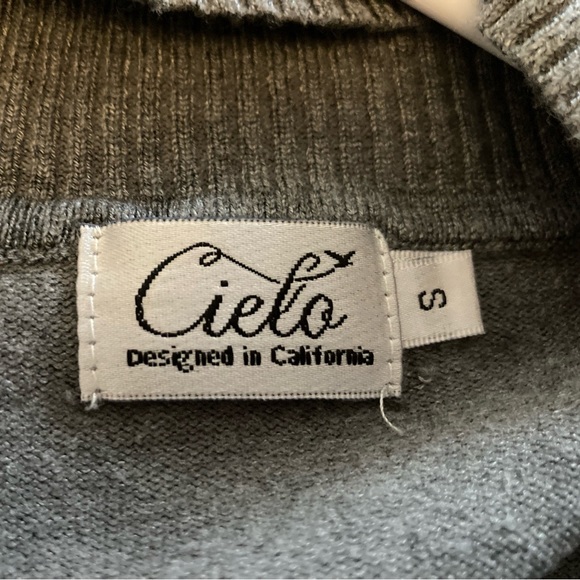 👚(bundle 4 items w/👚for $16) Long gray cardigan sweater - Picture 5 of 6